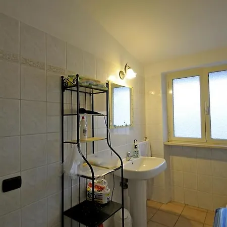 A La Vue: Shared Bath With Ac Near Fiera Di Roma Guest house Fiumicino