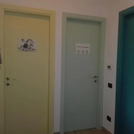 A La Vue: Shared Bath With Ac Near Fiera Di Roma