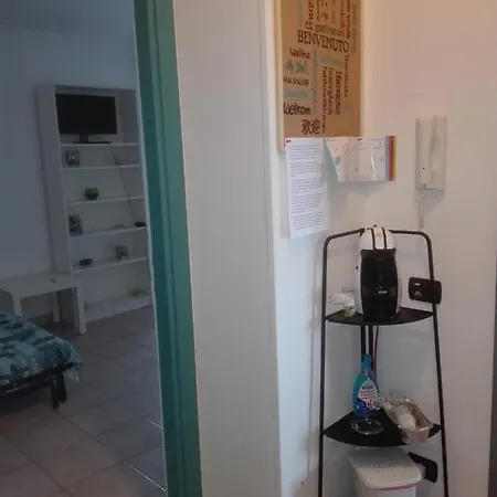 A La Vue: Shared Bath With Ac Near Fiera Di Roma Guest house Fiumicino